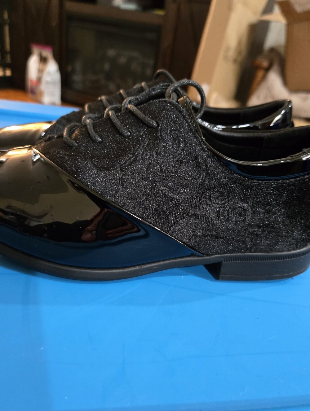 Bruno Marc black Patent & Velvet Lace-Up Oxfords